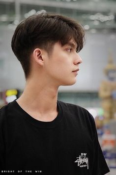 French Crop Hair Men, Thai Guys, Side Haircut, Two Block Haircut, Korean Men Hairstyle, Low Fade Haircut