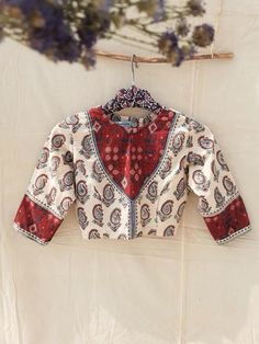 Ajrakh Blouse Designs Latest, Ajrak Blouse Designs, Ajrakh Blouse Designs, Navratri Blouse Designs Latest, Blouse Desine, Ajrakh Blouse, Ikat Blouse Designs, Fashion Terminology, Ikat Blouse