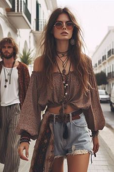 Boho Chic Spring Outfits, Locs Aesthetic, Boho Street Style, Festival Mode, Stile Boho Chic, Estilo Hippy