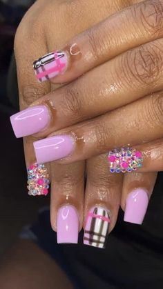 Birthday Nail Ideas Acrylic Short, Shorties Acrylic Nails, Short Nail Set, White Acrylic Nails, Glow Nails