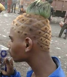 Pineapple Haircut, Ugly Hair Cuts, Pineapple Hairstyle, Haircut Fails, Weird Haircuts, Ugly Hair, Bad Haircut, How To Cut Bangs, Cute Haircuts