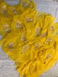 Haldi Design, Sikh Wedding Dress, Gota Patti Saree, Rajasthani Dress, Pure Chiffon Sarees, Homemade Dress, Rajputi Dress, Pure Georgette Sarees, Bridal Dupatta