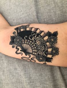 Japanese Fan Tattoo, Tatuaje Cover Up, Traditional Tattoo Flowers, Small Chest Tattoos, Beginner Tattoos, Fan Tattoo, Japanese Fan, Badass Tattoos, Dainty Tattoos