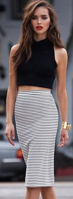 Kalem etek kombinleri kesinlikle çok patlayacak Wear Crop Top, Italian Women, Striped Skirt, Stil Inspiration, Looks Chic, Inspired Outfits, Street Chic