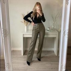 New With Tags Zara The Francois Full Length Faux Leather Trouser Straight Leg Pants. Size Xs Non-Smoking Home Zara Francoise Pants, Francoise Pants, Zara Jumpsuit, Women Formals, Leather Trousers, Faux Leather Pants, Zara Pants, Distressed Black Jeans, Style Mistakes