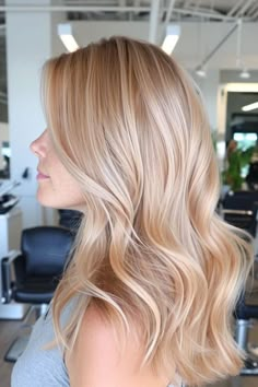 Blonde Hair Dye Inspiration, Blonde Hair Strawberry Lowlights, Strawberry Blonde Light Hair, Strawberry And Cream Hair, Peachy Strawberry Blonde Hair, Honey Light Blonde Hair, Blonde Levels Chart, Strawberry Blonde Lowlights Blonde Hair, Cool Toned Strawberry Blonde Hair