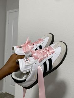 Sneaker Shop, Skandinavian Fashion, Shoe Wishlist, Hype Shoes, Girly Shoes, Sneakers Mode