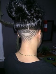 Girls undercut design Shaved Hair Designs Undercut, Girl Undercut Design, Undercut Designs For Women, Girls Undercut, Undercut Design, Girl Undercut