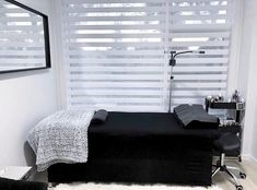 Black And White Beauty Room, Black And White Lash Room, Black Lash Room, Black Beauty Salon, Esthetician Room Supplies, Extensions Eyelash, Facial Room, Permanent Eyelashes