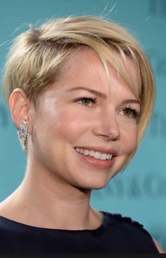 Michelle Williams Hair, Androgynous Hair, Long Pixie Hairstyles, Side Hairstyles, Super Short Hair, Popular Haircuts, Michelle Williams, Kate Hudson