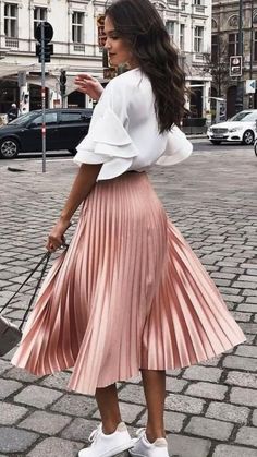 Smart Casual Women Summer, Áo Blu, Spring Skirt Outfits, Classy Skirts, Pleated Skirt Outfit, Smart Casual Women, Skirt Diy, Pink Pleated Skirt