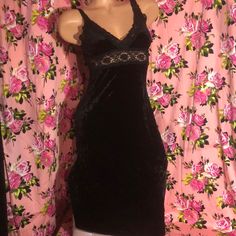 Betsey Johnson Black Velvet Dress Midi Mini Size Small Pre-Owner Velour Punk Mod Vamp Velvet Dress Midi, Black Velvet Mini Dress, Pink Goth, Velvet Mini Dress, Betsey Johnson Dresses, Black Velvet Dress, Mini Velvet Dress, Dress Midi, Dress Lace