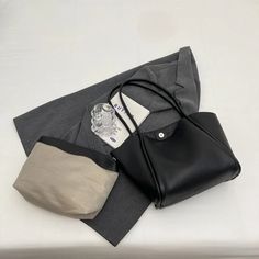 SPECIFICATIONSBrand Name: NoEnName_NullHandbags Type: Shoulder BagsTypes of bags: Shoulder & HandbagsMain Material: PULining Material: POLYESTERShape: Casual TotePlace Of Origin: HE BEI ProvincePlace Of Origin: HE BEI ?ProvinceOrigin: Mainland ChinaCN: HebeiHardness: SOFTPattern Type: SolidInterior: Cell Phone PocketDecoration: noneExterior: noneOccasion: VersatileClosure Type: haspGender: WOMENStyle: CasualModel Number: ANumber of Handles/Straps: Single Retro Purse, Soft Pattern, Leather Tote Bags, Wedding Bag, Elegant Red, Large Shoulder Bags, Handbag Wallet, Casual Tote, Tote Bag Leather