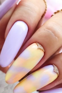 Stay ahead of the curve with the hottest summer nail trends of 2024! Discover chic designs, vibrant colors, and must-have styles. #TrendyTips #SummerNailTrends Island Nails, Solar Nails, Beachy Chic, Summer Nail Ideas