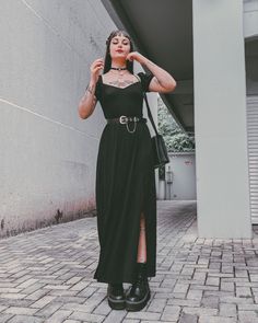 Witchcore dark Summer Date Night Outfit Goth, Dark Goth Outfit, Dark Outfits Summer, Gothic Wedding Guest Outfit, Vintage Goth Fashion, Goth Summer Dress, Clean Goth Outfits Summer, Grunge Wedding Guest Outfit, Alternative Formal Outfit