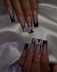 Oldies Nails Acrylic, Nail Charms Ideas, Basic Baddie Nails Spring, Black Charm Nails, Pink And Black Acrylic Nails Designs, Pink And Black Nails Acrylic, Black And Pink Nails Ideas, Cute Y2k Nails, Nail Designs Y2k