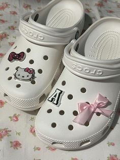 White Crocs, Pretty Sneakers, Crocs Fashion, Hello Kitty Shoes, Dr Shoes, Pretty Shoes Sneakers, Hello Kitty Accessories, Shoe Wishlist, Cute Nike Shoes