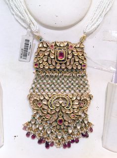 22K Gold (916) Hallmarked Handmade wide choker Necklace set with white kundan (Jadav). Weight-112 grams. Indian Bridal Choker, Bridal Choker Set, Wide Choker Necklace, 22k Gold Bangles, Temple Necklace, Necklace Set Indian, Bridal Choker, Antique Bridal Jewelry, Antique Jewelry Indian