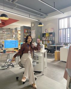 Won Jin Ah, Outfit Kantor, Internship Outfit, Women Office Outfits, Office Attire Women, Smart Casual Women Outfits, Secretary Outfits, Smart Casual Women, Outfit Simple