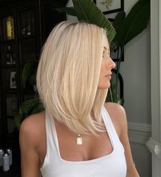 Top 32 Long Bob Haircuts - Fresh Looks for Chic Women in 2024 - divagaze.com Very Long Bob With Layers, Reverse Bob Haircut Short, Longer Bob Haircut, Long Blonde Bob, Reverse Bob Haircut, Very Long Bob, Feathery Layers, Longer Bob