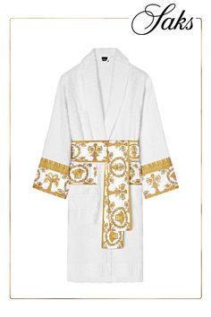 Styled in the brand's logo print and detailed with signature Barocco trim, Versace's bathrobe is crafted of luxe Italian cotton. This lush piece features a waist tie and side patch pockets. Shawl collar Long sleeves Self-tie wrap closure Patch pockets at waist Cotton Machine wash Made in Italy SIZE  FIT About 55 from shoulder to hem ABOUT THE BRAND Versace Bathrobe, Linen Bathrobe, Terry Robe, Versace Logo, Vintage Versace, Versace Home, Looks Chic, Gianni Versace, Versace Men