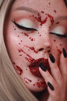 Halloween Blood Makeup, Makeup Fantasi, Blood Makeup, Halloweenský Makeup, Red Halloween, Halloween Makeup Inspiration, Smink Inspiration, Creative Makeup Looks, Sfx Makeup