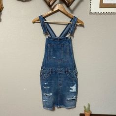 New With Tags Denim Blue Jean Distressed Raw Hem Frayed Overall Dress Overall Skirt Summer Cute For Summer With A Tank Tops Op Or In Fall And Winter With A Turtle Neck And Boots Size Small Black Short Overalls, Leather Overalls, Overall Skirt Denim, Jumpsuit Jeans, Black Denim Overalls, Jumper Denim, Jean Skirt Outfits, Denim Overalls Shorts, Overall Skirt