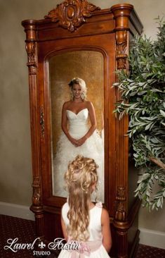 Wedding Dress Daughter Photo, Detail Pictures For Wedding, Bridal Shots The Bride Photo Ideas, Wedding Pictures With Kids, Wedding Planning Pictures, Different Styles Of Wedding Dresses, Styles Of Wedding Dresses, Wedding Picture Poses, Future Wedding Plans