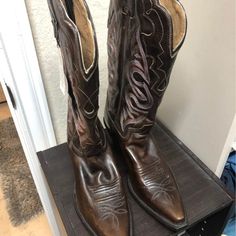 Brand New - Never Worn. Pick Up Only. Women’s Boots - Size 9 Justin Womens Boots, Womens Justin Cowboy Boots, Justin Cowgirl Boots, Roper Cowboy Boots, Justin Cowboy Boots, Black Leather Cowboy Boots, Cowgirl Boots Square Toed, Justin Boots Womens, Brown Cowboy Boots