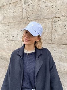 Adidas Cap Outfit, Polo Hat Outfit, Blue Cap Outfit, Mens Baseball Cap Outfit, Caps Aesthetic, Baseball Cap Outfit Spring, Baseball Cap Outfit Summer, Ball Cap Outfit, Cap Outfits For Women