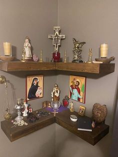 my room some day #jesus i pray for a beautiful alter dedicated to u in my house 💖 Small Altar Ideas Living Room, Memorial Altar Ideas, Corner Altar Ideas, Virgen Mary Altar At Home, Hanging Altar At Home, Memorial Altar Ideas Home, Mini Altar Ideas, Wall Altar Ideas, Altar Ideas Catholic