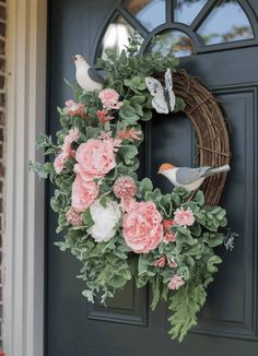 17 Beautiful Spring Wreaths to Brighten Your Home