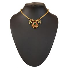 Traditional gold plated small palakka necklace. Always keep in poly bags after use. Traditional Simple Necklace, Palakka Necklace Gold, Simple Short Necklace Gold Indian, Small Chains Gold With Pendant, Traditional Gold Jewellery Indian, Small Gold Jewelry Simple Necklace, Small Gold Necklace Designs, Small Choker Necklace Indian Gold, Small Necklace Gold Indian