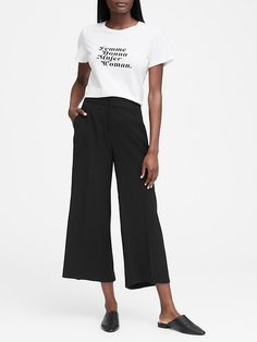 High-Rise Wide-Leg Cropped Pant | Banana Republic Job Interview Outfit, Yoga Pants Outfit, Gym Clothes Women, Wide Leg Cropped Pants, Dress Appropriately, Interview Outfit, Urban Chic, Clothing Hacks, Fashion Over 50