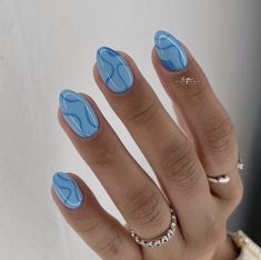 Holiday Nails Ideas Summer, Cute Nail Designs Blue, Wavy Line Nails, Beach Nails Blue, Simple Blue Nail Designs, Simple Beach Nails, Cute Blue Nail Ideas, Blue Beach Nails, Nails Pics