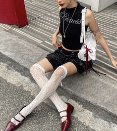 Celebration Aesthetic, Pop Concert Outfit, Red Black Outfit, Fits Inspiration, Outfit Vintage, Romantic Outfit, Fashion Victim, Kendall Jenner Style, Alternative Outfits