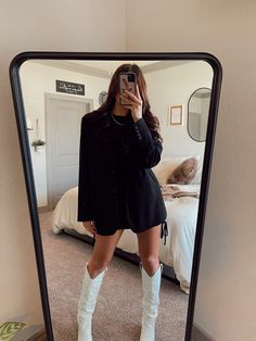 Outfits With White Boots Summer, Two Tone Cowboy Boots Outfit, White Cow Boots Outfit, Fancy Cowboy Boots Outfit, Black Dress And White Boots, How To Style Tall Cowboy Boots, Outfit White Cowboy Boots, Long White Boots Outfit Winter, Black Outfit White Boots