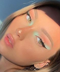 Make Up Designs, Mekap Mata, Smink Inspiration, Green Makeup, Beauty Make-up, Eye Makeup Designs, Edgy Makeup, Makeup Eye Looks, Creative Eye Makeup