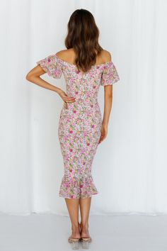 Length from bust to hem of size S: 90cm Floral-print midi dress. Not lined. Cold hand wash only. Model is a standard XS and is wearing size XS. True to size. Lightweight, stretchy woven fabric. Off-shoulder style. Print placement may vary. Polyester. All eyes are on you in the Members Only Midi Dress. This style features floral print, an off the shoulder design, a ruched bodycon and a ruffled hem. What more do you need Style yours with white tall heels and big bouncy curls. Big Bouncy Curls, Tall Heels, Dress Lilac, Off Shoulder Fashion, Bouncy Curls, Floral Print Midi Dress, Lilac Dress, Members Only, Print Placement