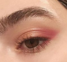 Huda Beauty Rose Gold, Make Up Designs, Makeup Tip, Artist Makeup, Red Eyeshadow, Makeup Eye Looks