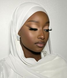 Makeup Naturel, Nikkah Makeup, Soft Elegant Makeup, Makeup Nude, Makeup Hijab, Freelance Makeup Artist Business, Makeup Hacks Videos, Light Skin Makeup, Skin Tone Makeup