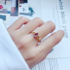 Product information : Material: silver Modeling: geometric Processing: crystal inlay. Color: Amethyst Size Information: Sizes: 10th, 12th, 15th, 17th Packing list: Ring *1 Japanese Luxury, Zirconium Ring, Lavender Amethyst, Picture Necklace, Cute Rings, Perfect Woman, Simple Necklace, Perfect Ring, Unique Engagement Rings