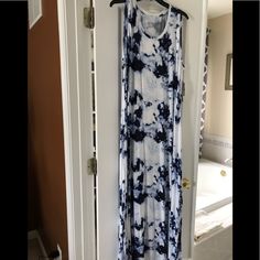 White And Navy Dress Brand New With Tags Casual Long Blue Maxi Dress, Casual Blue Maxi Dress, Blue Long Maxi Dress For Day Out, Zara Pink Dress, Summer Casual Dress, Marilyn Dress, Animal Print Maxi Dresses, Colorful Maxi Dress, White Lace Maxi Dress