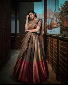 Beautiful Lehengas, Lehenga Sari, Orang India, South Indian Bride Saree, Sari Lehenga, Color Knowledge, Lehenga Choli Designs, Fusion Wear, Lehenga Saree Design