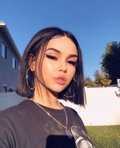 Maggie Lindemann Short Hair, Curly Hair Weave Styles, Short Bob Cuts, Curly Weave Hairstyles, Maggie Lindemann, Cute Hairstyles For Short Hair, Trending Haircuts, Hair Weave