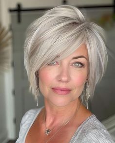 Κούρεμα Bob, Short Silver Hair, Messy Short Hair, Edgy Short Hair, Haircuts For Medium Hair, Short Blonde, Short Hair Haircuts