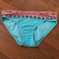 Into The Bleu By Amerex Bikini Swimsuit Bottom New With Tag Nwt The Size 10 Does Not Have Tag Excellent Condition Hygienic Liner Attached Size 10 12 8 Paisley Print Fold Waistband Sw051(P,D) -12 Sw 046(P,D) - 8 Bb20(P,D) - 10 Turquoise Stretch Tankini For Vacation, Turquoise Tankini For Swimming Beachwear, Turquoise Beachwear Tankini For Swimming, Pink Bottoms With Lined Body For Beach, Pink Lined Bottoms For The Beach, Stretch Turquoise Swimwear For Pool, Turquoise Stretch Swimwear Beachwear, Turquoise Stretch Swimwear For Beachwear, Stretch Turquoise Bottoms For Sunbathing