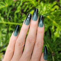 Discover 154+ emerald green gel nails latest ceg.edu.vn