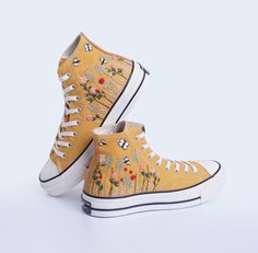 " CONVERSE CHUCK TAYLOR 1970s SHOES CUSTOM EMBROIDERED WITH FLOWER GARDEN, BEE, BUTTERFLY. WEDDING SHOES FOR BRIDE AND BRIDEMAID, BIRTHDAY GIFT SHOES " Custom Wedding Converse/ Converse Chuck Taylor 1970s Embroidered Flower Garden/ Bridal Flowers embroidered sneakers/ Gift For Birthday 💸 Price includes Converse Shoes and floral embroidery as shown 🌸 You can send me your Converse/Vans shoes or I can buy them for you. We stock all the Converse and Vans shoes you want, if you want other Converse/ Vintage Summer Sneakers With Round Toe, Vintage High-top Embroidered Sneakers, Vintage Round Toe Sneakers For Summer, Vintage Embroidered High-top Sneakers, Vintage Sneakers With Embroidered Logo For Spring, Vintage Low-top Sneakers For Spring, Vintage Embroidered Low-top Sneakers, Vintage High-top Sneakers For Spring, Vintage White High-top Sneakers For Spring