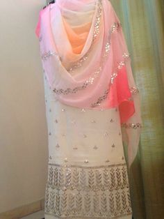 Pakistani Attire, Pakistani Kurta, Heavy Dresses, Desi Clothes, Suit Design, Punjabi Suit, Ethnic Outfits, Indian Suits